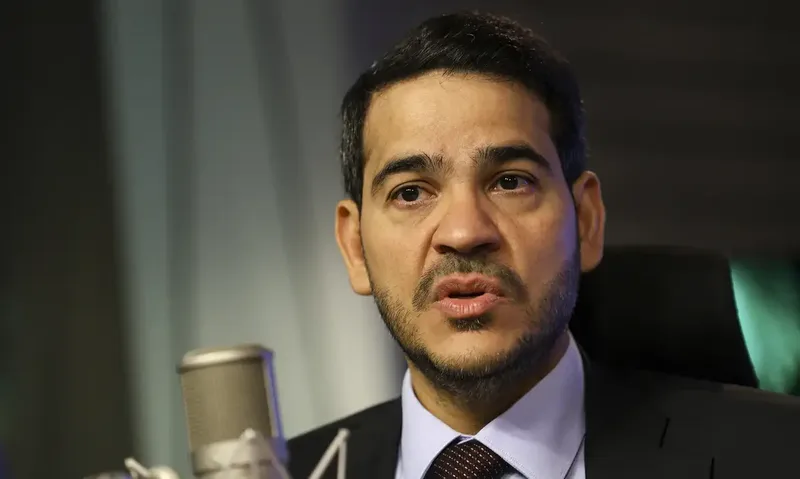 AGU pede ao STF suspensão do afastamento de diretores da Polícia Federal