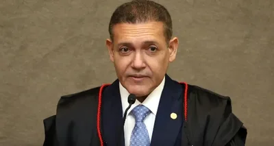 Presidente do TSE diz que uso de celular na votação exige providências