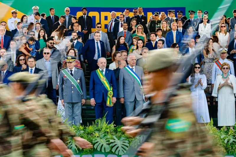 Lula defende soberania e critica quem atua por interesses estrangeiros