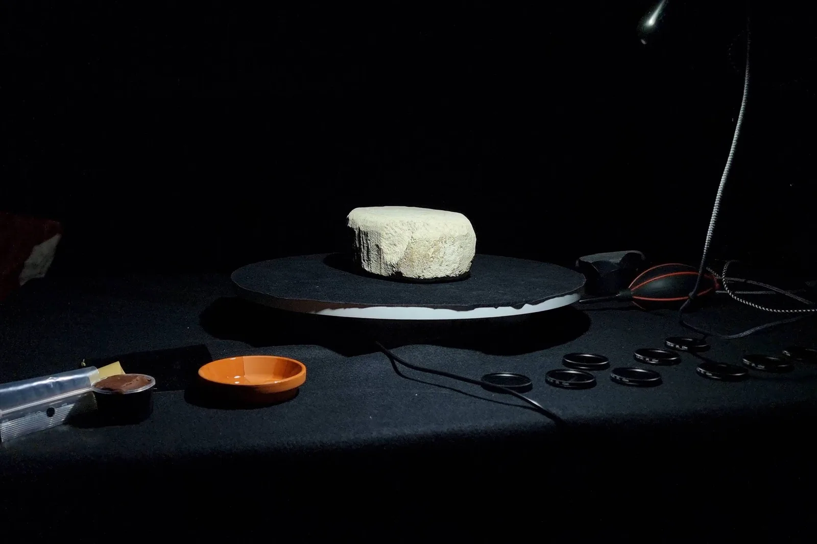 Pedra romana pode registrar jogo perdido reconstruído por inteligência artificial