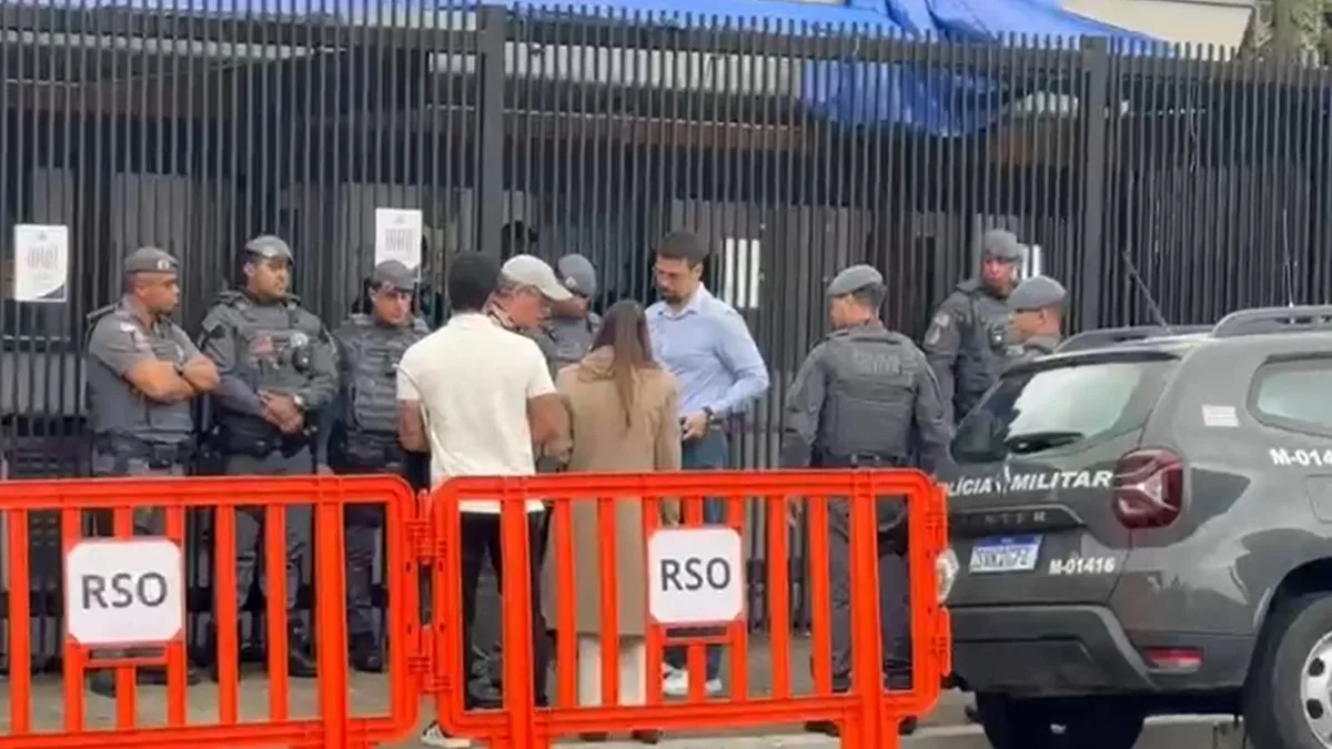 Consulados dos EUA suspendem atendimento presencial e cancelam entrevistas de visto