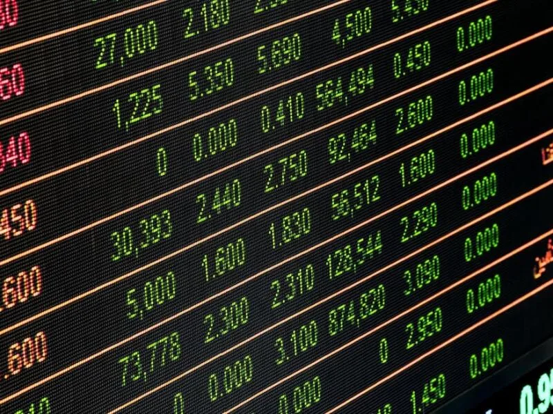 Ibovespa supera 188 mil pontos com bancos e petróleo em alta