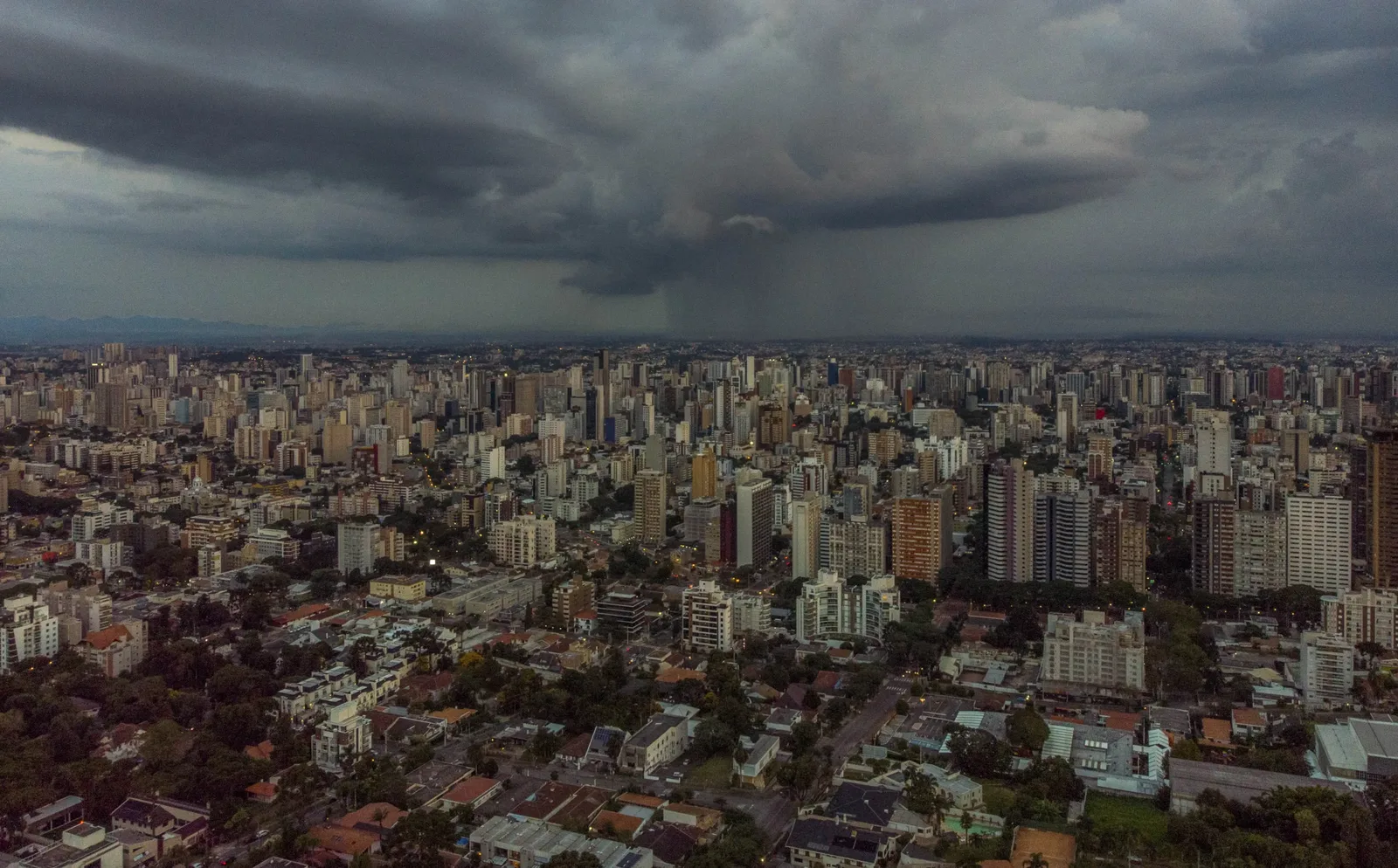 No Paraná, regras de licenciamento entram no debate sobre prevenção climática