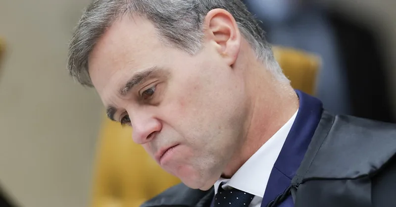 Mendonça diz que ordem da PF investigava rede ligada a Vorcaro