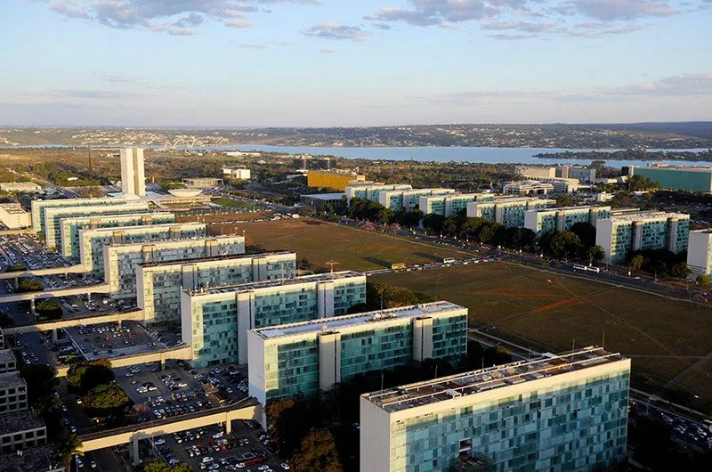 DF avalia fechar trechos da Esplanada durante sessão extraordinária do STF