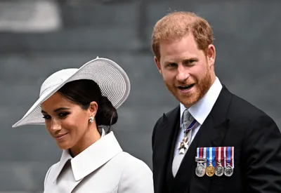 Carta autorizada por Charles reafirma status comum de Harry e Meghan
