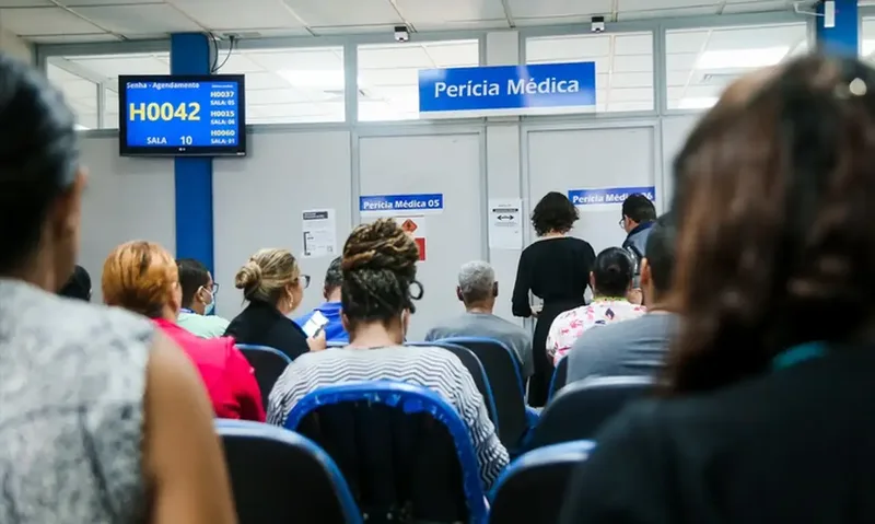 INSS reduz tempo médio de perícia para 34 dias, mas 224 mil seguem além do prazo legal