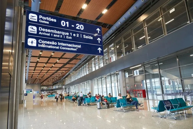 Intervenção na pista suspende operações e cancela 17 voos em Confins