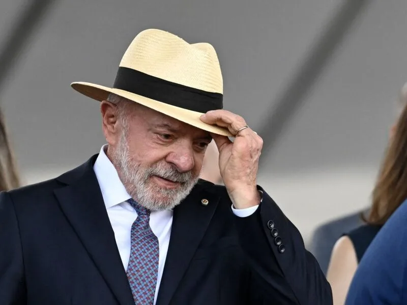Lula vai sancionar fim do imposto de 20% sobre compras internacionais de até US$ 50