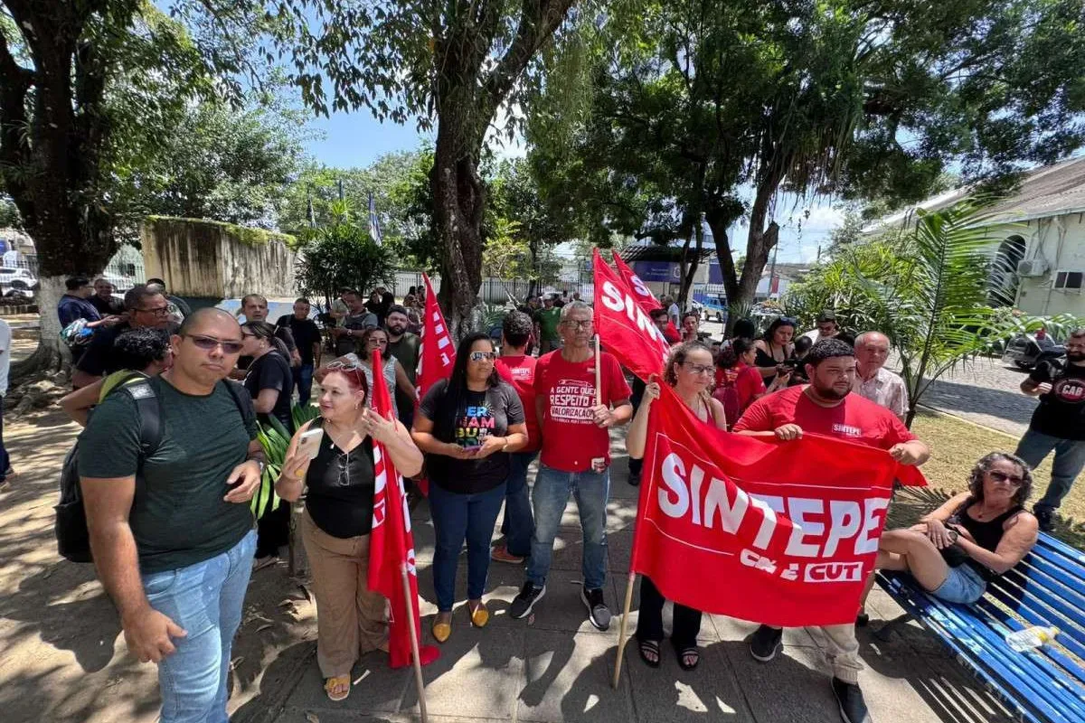 Contratos de professores terminam em Pernambuco e sindicatos pedem extensão até dezembro