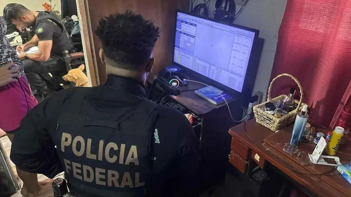 PF apreende computador em investigação sobre arquivos de abuso infantil em Belford Roxo