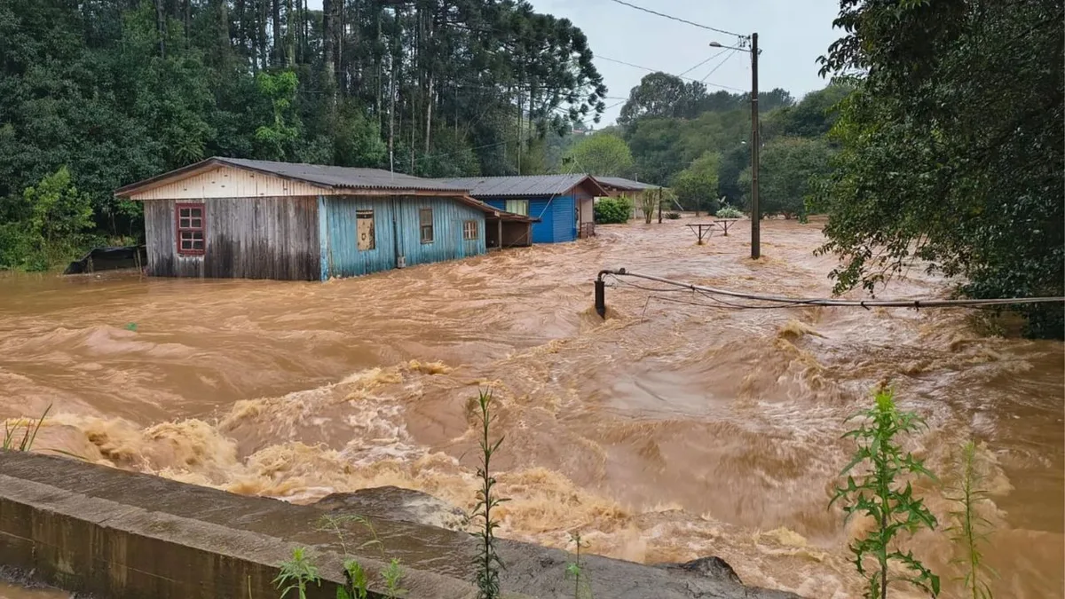 Chuvas deixam sete municípios de Santa Catarina em situação de emergência