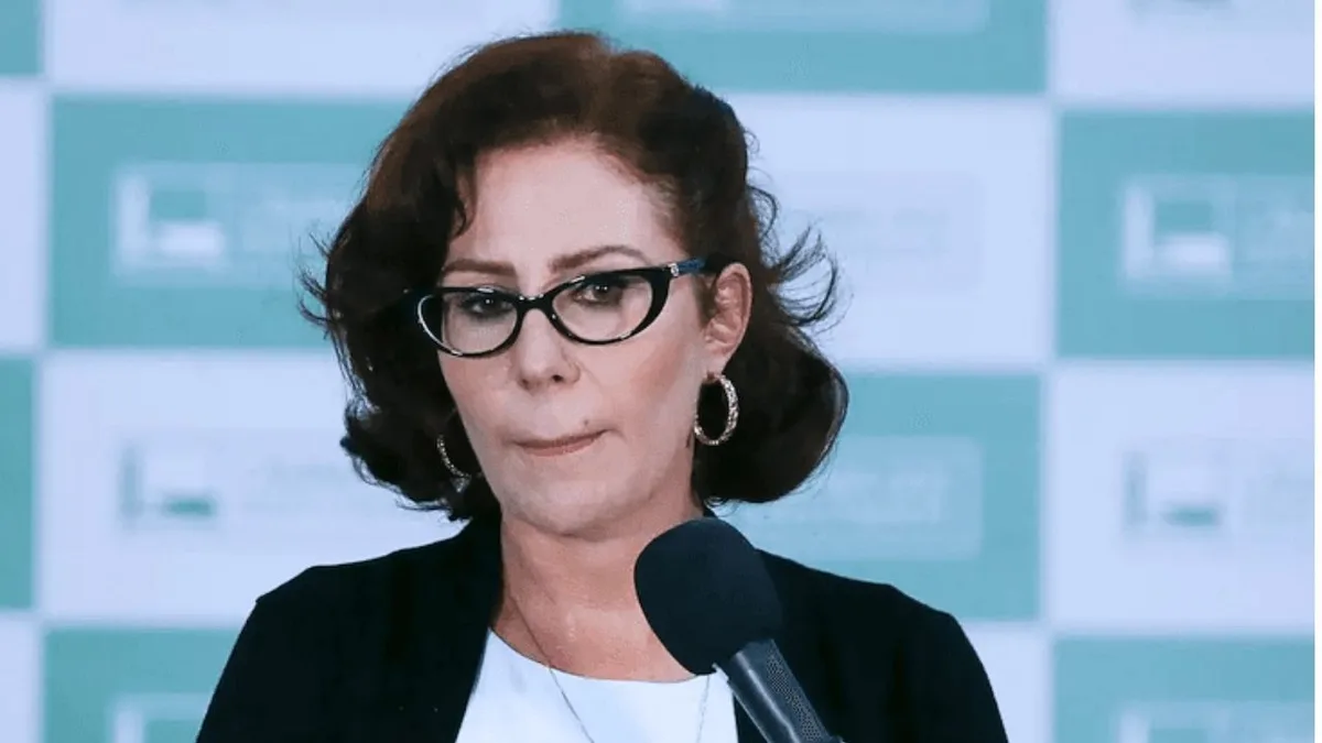 Defesa de Zambelli prepara recursos contra condenações e extradição