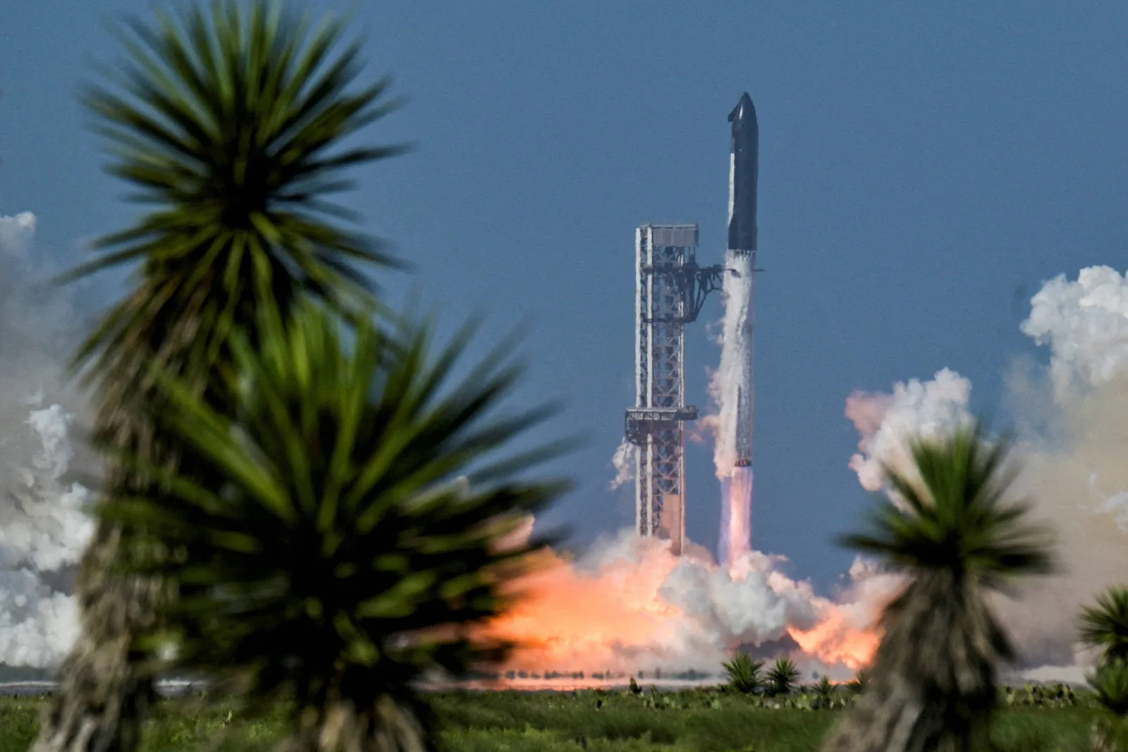 SpaceX prevê voo orbital da Starship e lançamento de 26 satélites