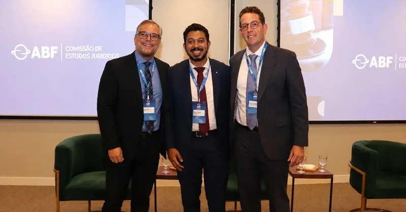 Debate em São Paulo aborda pejotização e autonomia nas franquias
