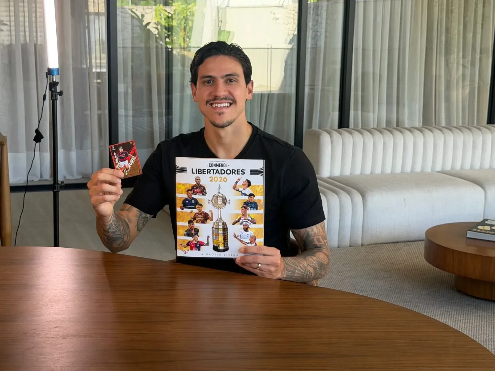 Panini terá Pedro em campanha do álbum da Libertadores por dois meses