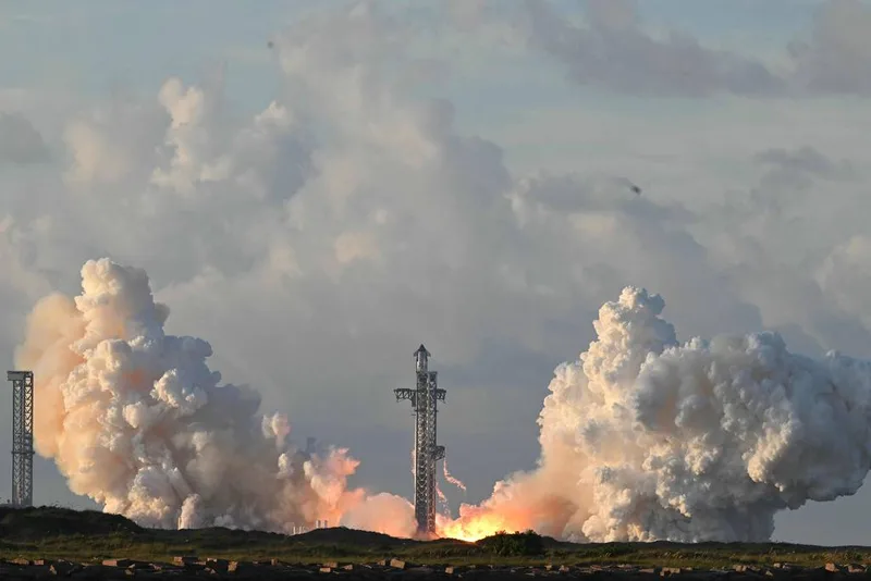 Starship alcança órbita e libera 26 satélites em voo da SpaceX