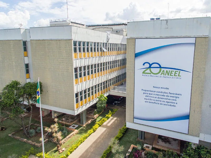 TCU aponta falta de padrão em preços e cobra novas regras para uso de postes