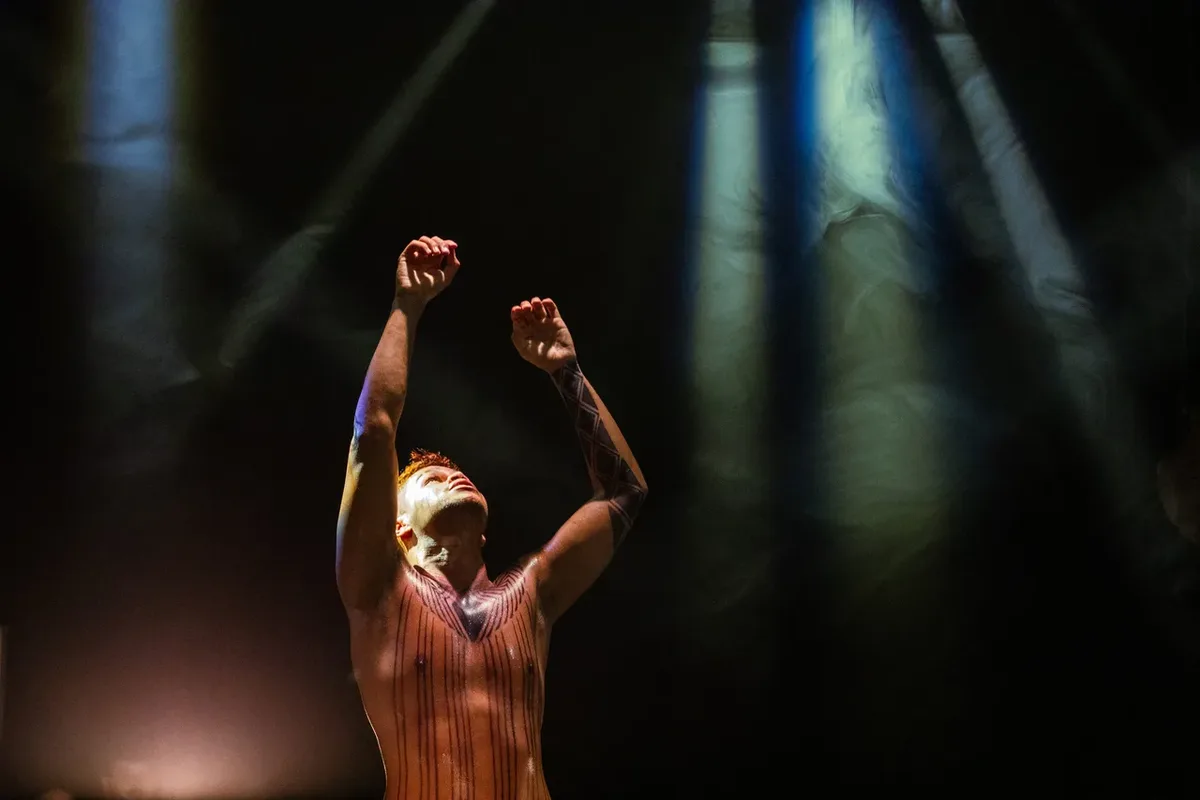 Peça inspirada em Ailton Krenak estreia na Caixa Cultural Curitiba