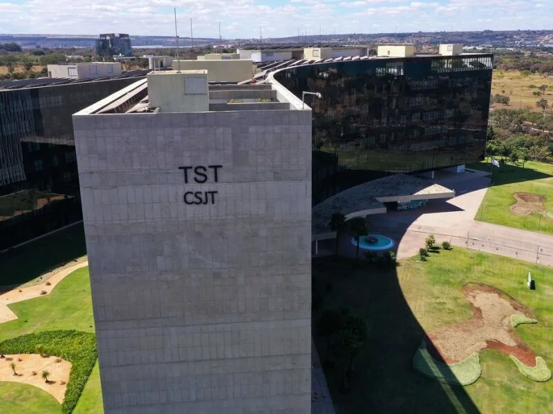 TST retoma análise da greve dos Correios sob pressão por efetivo mínimo