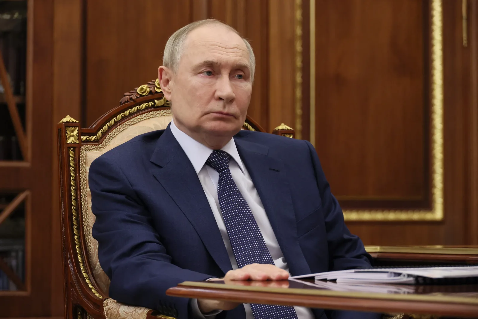 Putin rejeita trégua prolongada após reunião com enviados de Trump