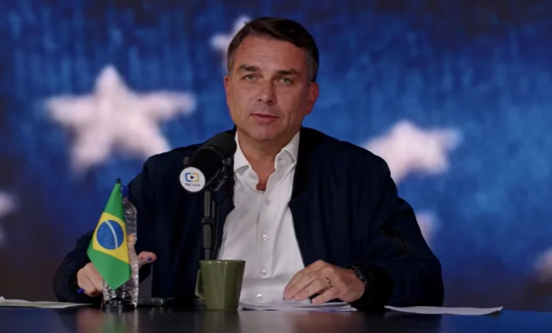 Flávio Bolsonaro promete levar Brasil ao Escudo das Américas