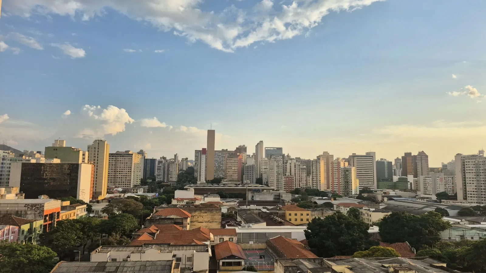 Depois do Carnaval, Belo Horizonte expõe o abismo entre festa e vida nas ruas