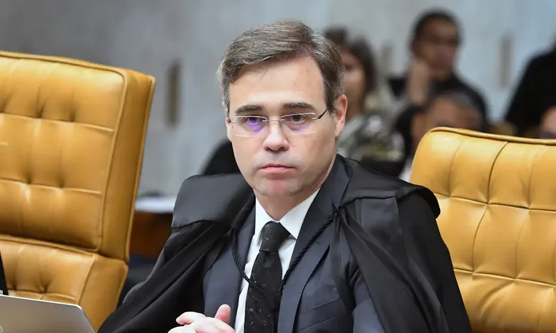 Decisões de André Mendonça sobre a PF ampliam disputa no STF em período eleitoral