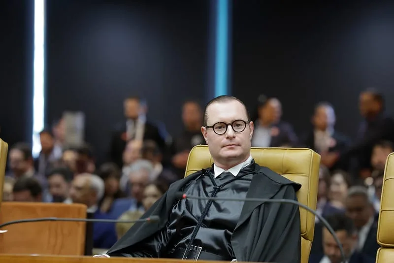 Ofício de Zanin ao TRE-PR pede retirada de documentos e investigação criminal