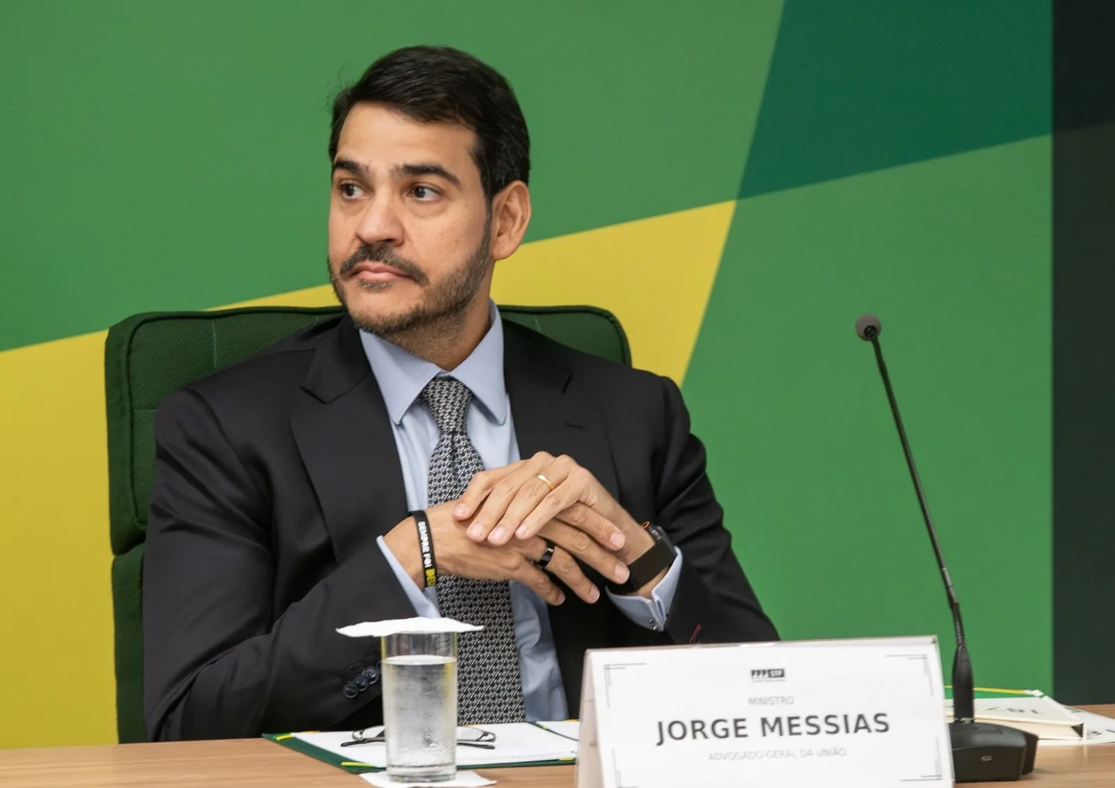 AGU bloqueia R$ 4,7 bilhões em precatórios ligados ao Banco Master
