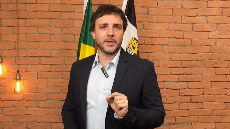 Renan acusa campanha de Flávio Bolsonaro de ameaças antes de debate no Rio