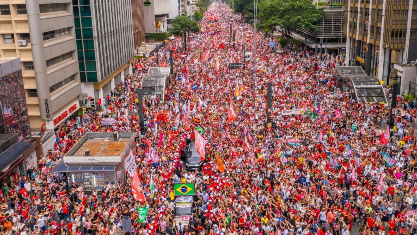 PT mantém caminhada de Lula e Haddad na Paulista após veto da prefeitura