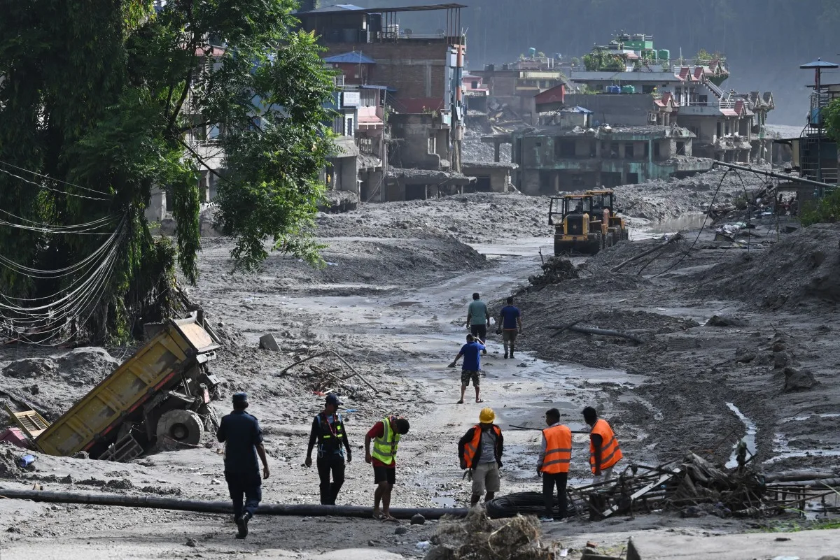 Nepal mantém buscas por trabalhadores presos em túneis após desastre