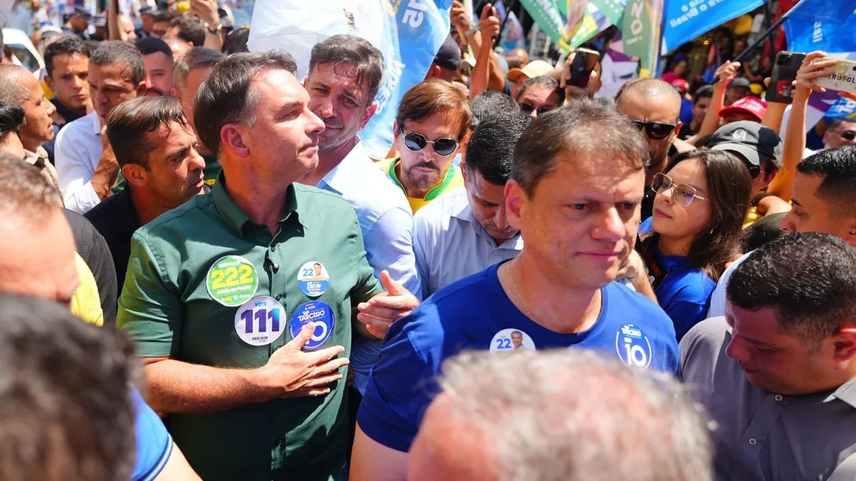 Flávio Bolsonaro diz que nota da CNBB desmente informação sobre Aparecida