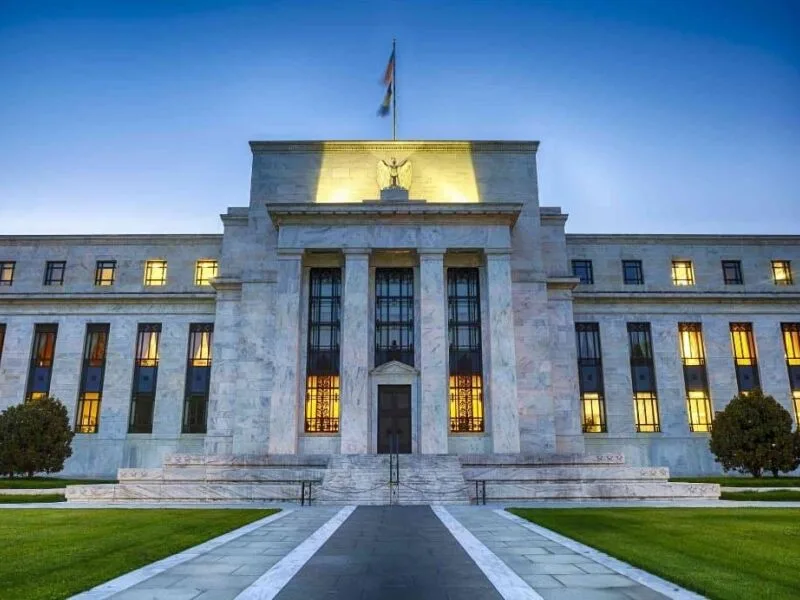Fed conclui mudanças no teste de estresse e prevê menor oscilação no capital