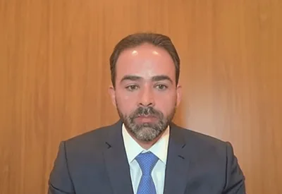 Defesa de Vorcaro pede revisão da prisão e cobra coerência no STF