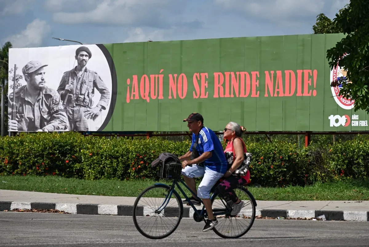 Díaz-Canel associa pressão contra Cuba a histórico de atentados e retoma fala de Fidel