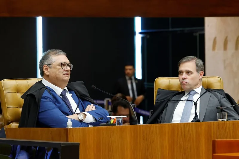 Defesa de Flávio Bolsonaro tenta mudar relator de investigação sobre Dark Horse