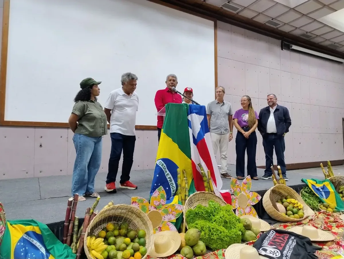 Jerônimo pede proximidade de movimentos populares com o governo da Bahia