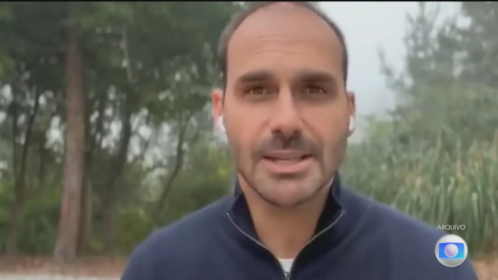 Em mensagem, Eduardo Bolsonaro cita que dinheiro para 'Dark Horse' vindo do Brasil seria 'problemático': 'Ideal seria haver recursos já nos EUA'