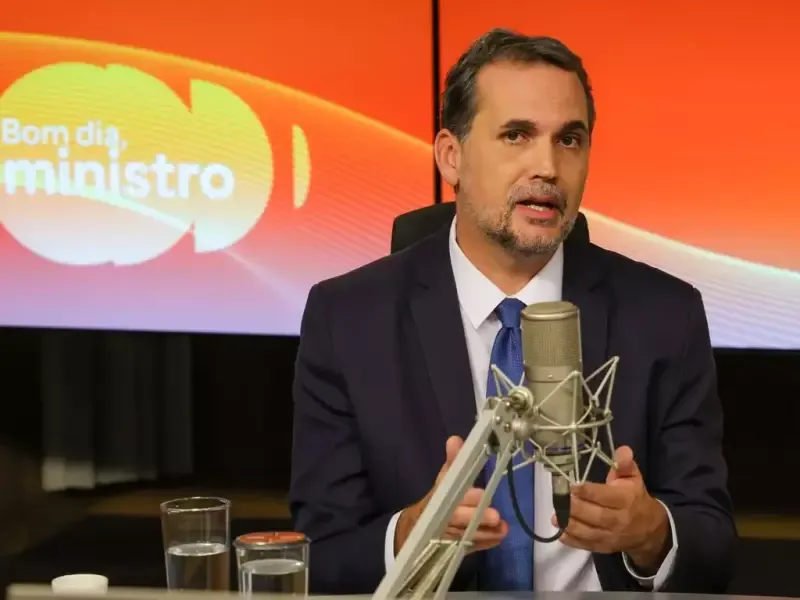 Ministro vincula queda dos juros a compromisso fiscal no próximo mandato
