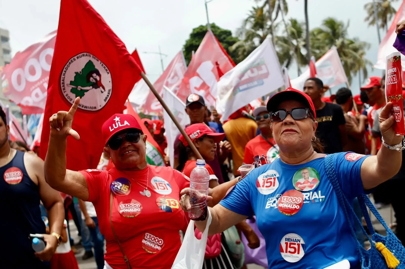 Atos em várias cidades defendem candidatura de Lula e mobilização democrática