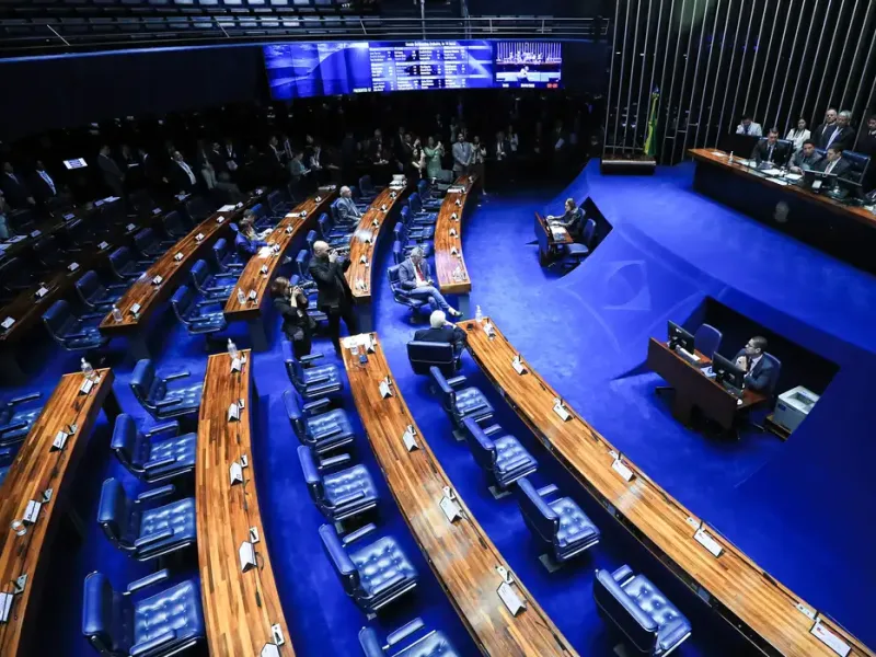 PL usa prazos do Senado para postergar votação da escala 6x1