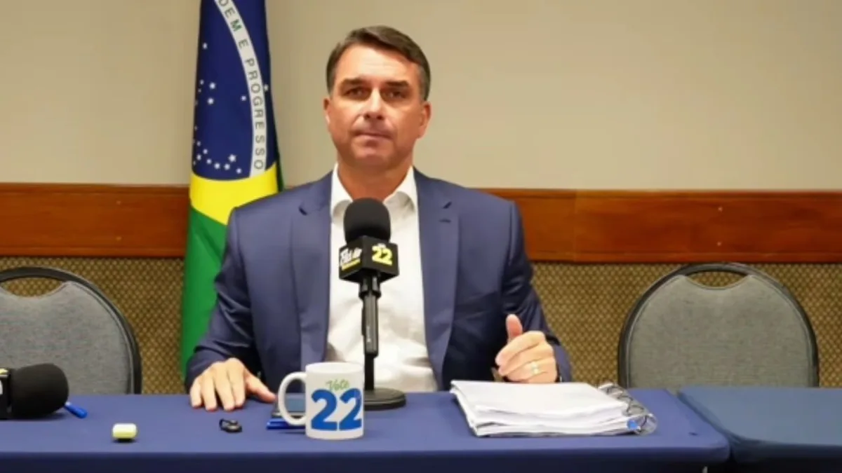 Flávio Bolsonaro atribui cancelamento de debate a ação do PT na Justiça