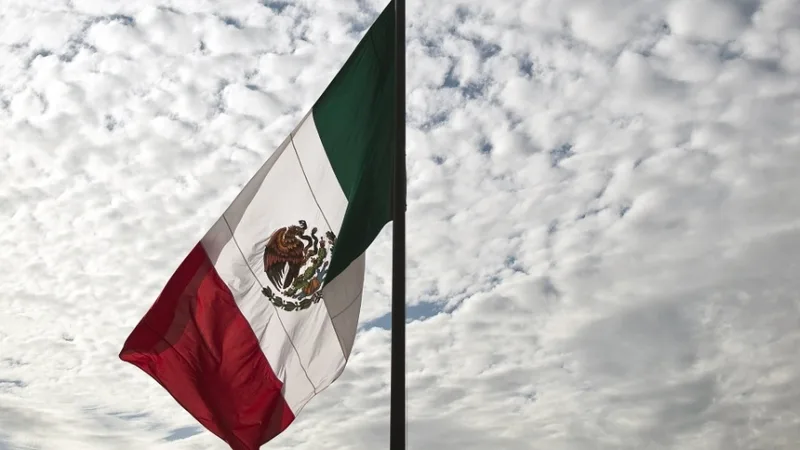 México detém cidadã dos EUA suspeita de fornecer armas ao narcotráfico