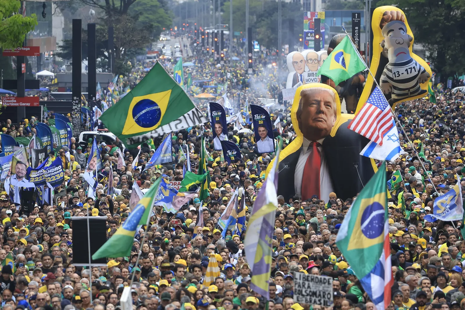 Democratas dos EUA acusam Trump de pressionar eleições no Brasil