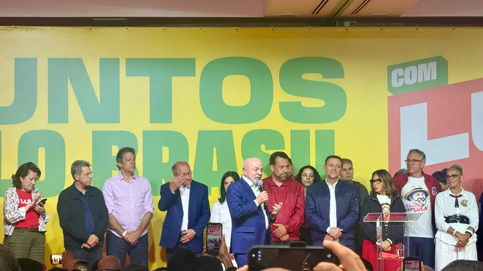 Lula e Flávio Bolsonaro projetam nova fase da disputa presidencial