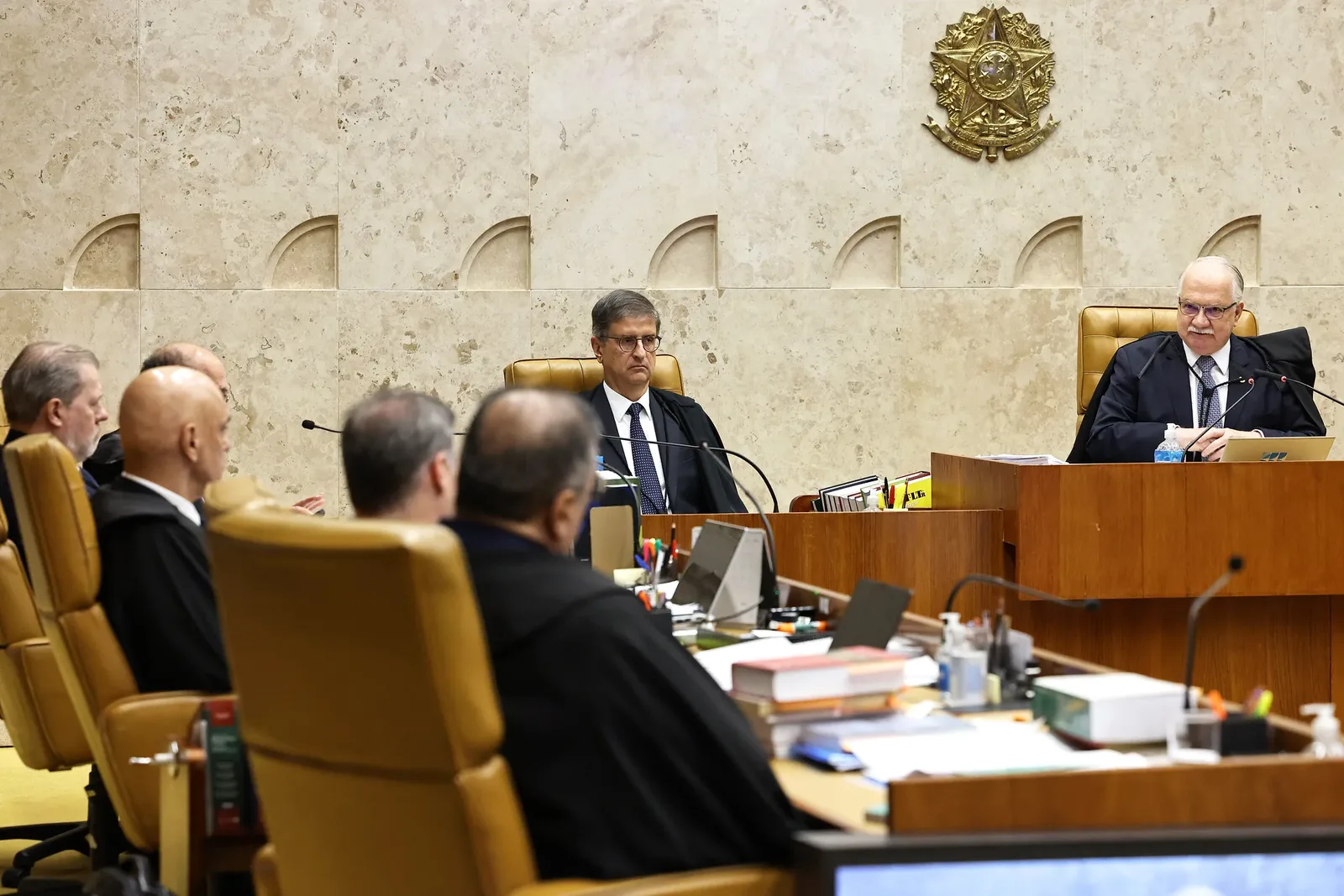 STF forma maioria para reunir petições sobre Moraes e Mendonça