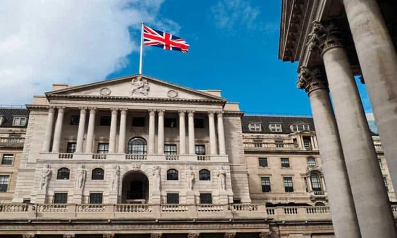 Banco da Inglaterra preserva juros enquanto Fed e BCE elevam taxas