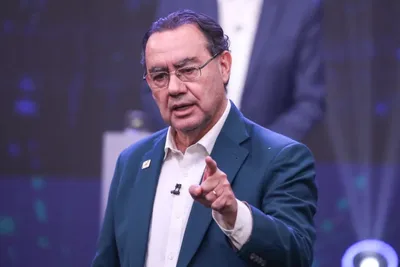 Crise no STF desloca foco da eleição, avalia cientista política